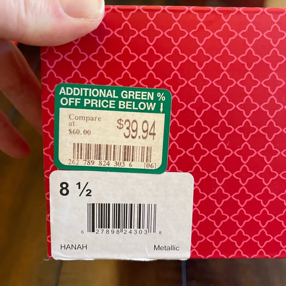 KELLY & KATIE Metallic Wrap Wedge Sandals, size 8.5 - Picture 2 of 7